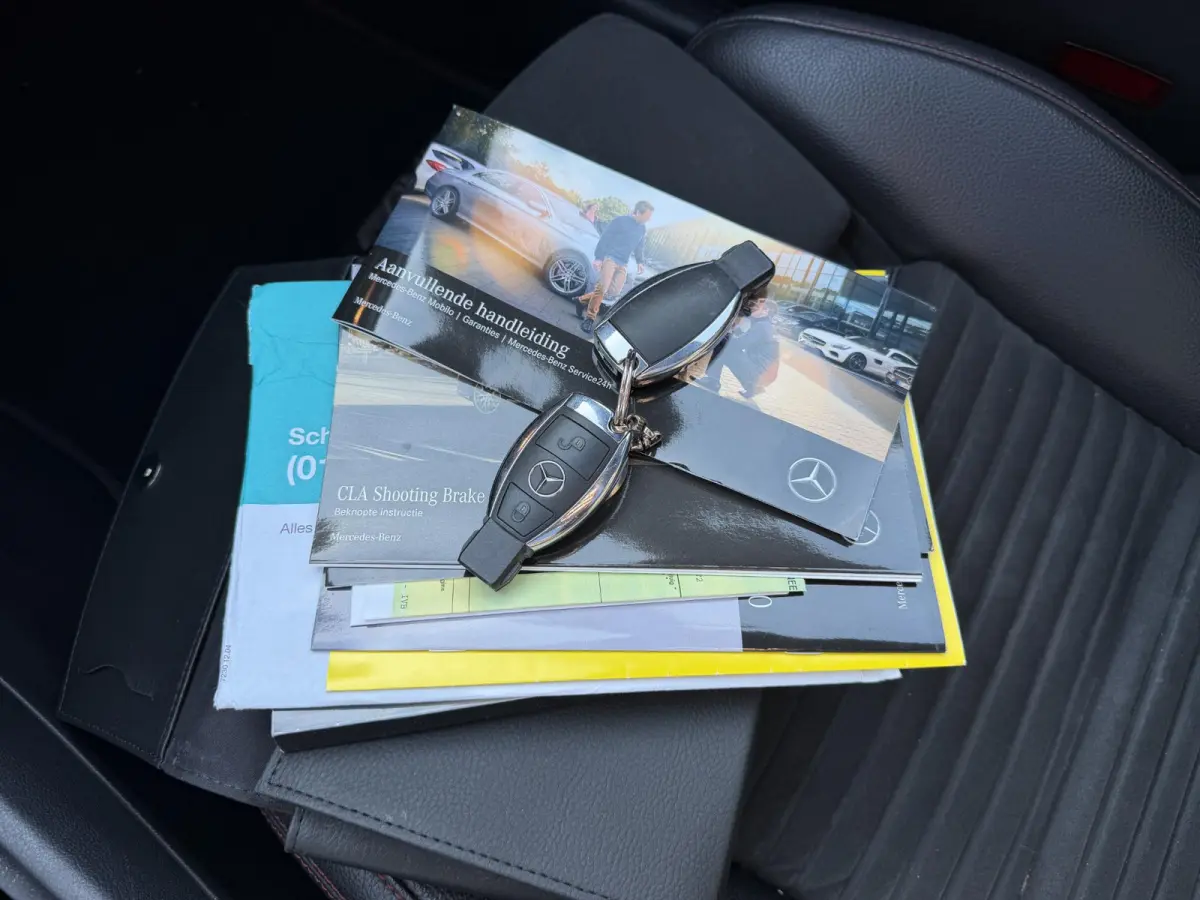 180 AMG | Panoramadak | Camera | Navigatie | Carplay | Stoelverwarming |