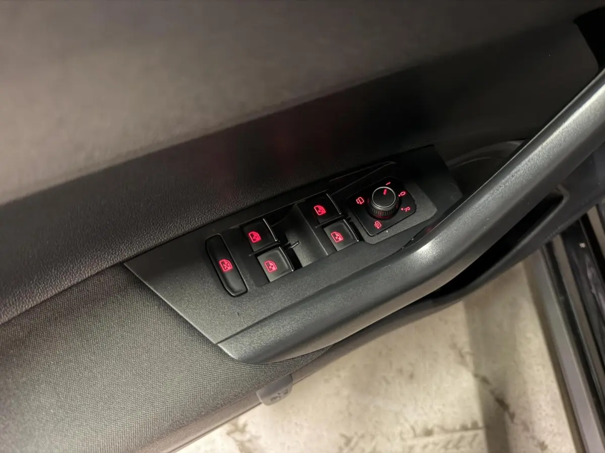 1.0 TSI R-line Virtual LED Stoelverwarming