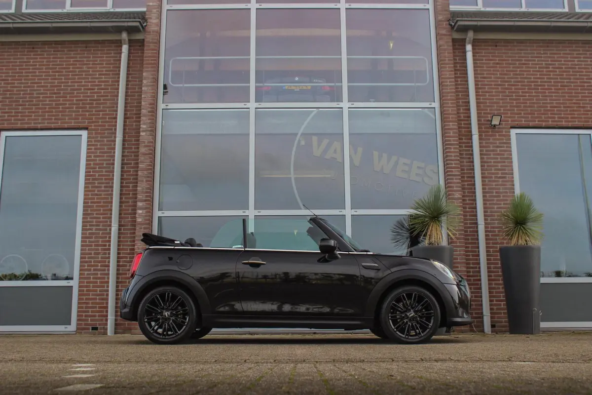 1.5 Classic | 1e eigenaar | Driving Assistant | Apple Carplay | Sportstoelen | Cruise control | Sportstuur | Keyless entry | Stoelverwarming | DAB | Navigatie | PDC