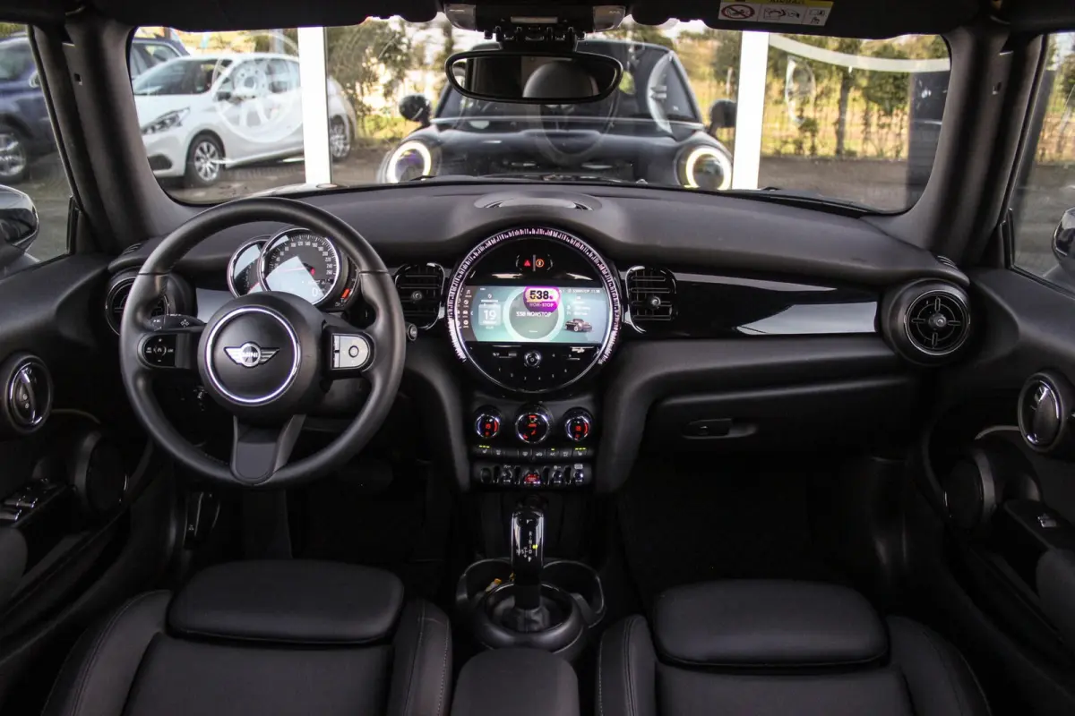1.5 Classic | 1e eigenaar | Driving Assistant | Apple Carplay | Sportstoelen | Cruise control | Sportstuur | Keyless entry | Stoelverwarming | DAB | Navigatie | PDC