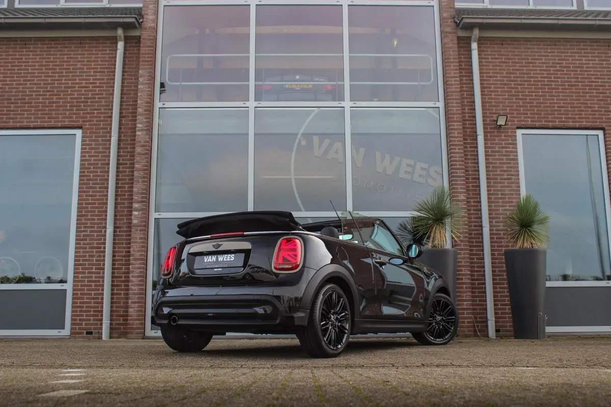 1.5 Classic | 1e eigenaar | Driving Assistant | Apple Carplay | Sportstoelen | Cruise control | Sportstuur | Keyless entry | Stoelverwarming | DAB | Navigatie | PDC