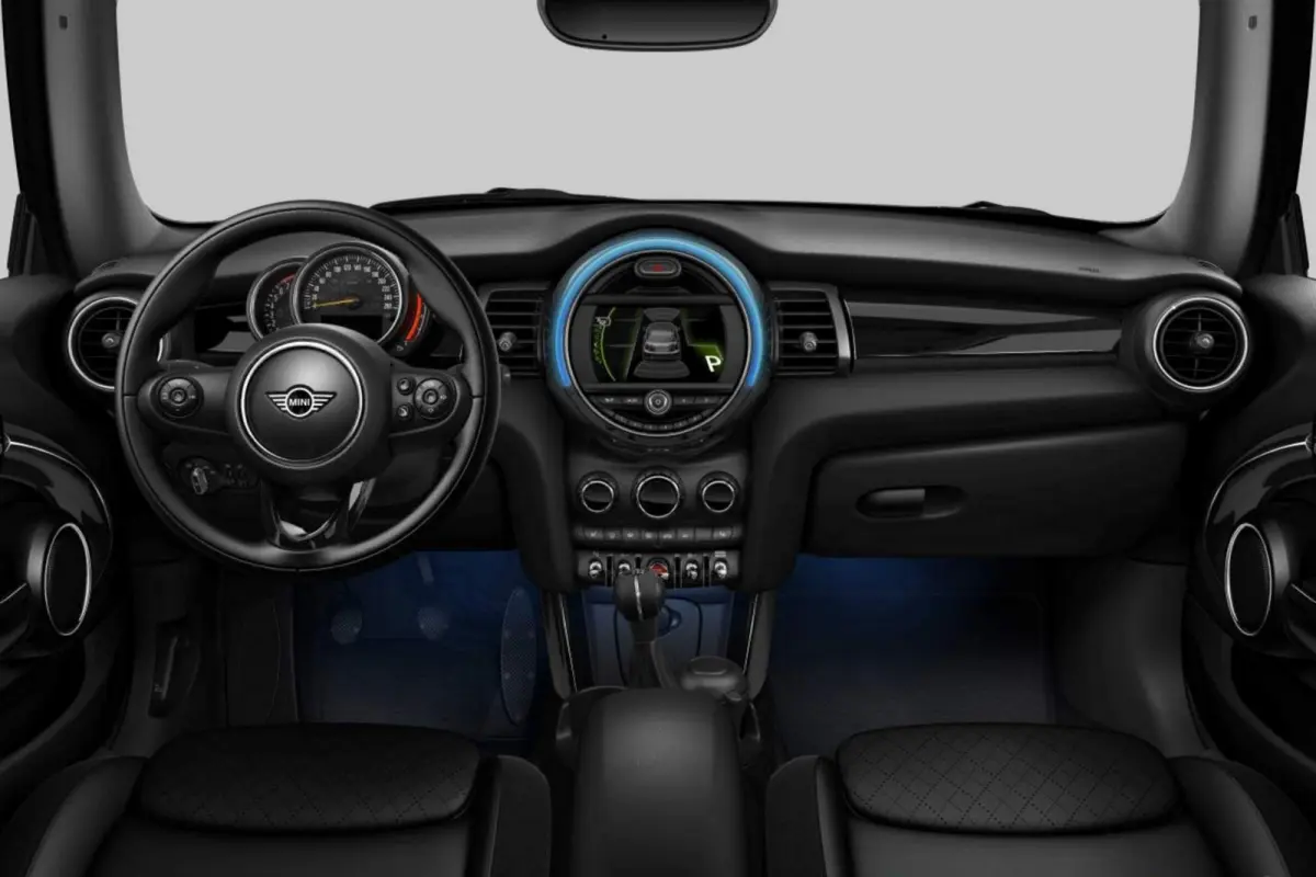 1.5 Chili | Sportstoelen | Apple Carplay | Sportstuur | Cruise control | Navigatie | Stoelverwarming | PDC | Park Assistant | Climate control | JCW wielen | Chrome Line