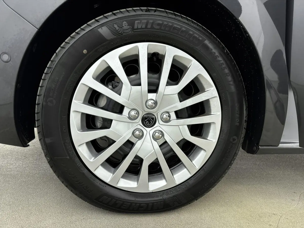 Long 75 kWh 136pk 8-persoons | Lage kilometerstand! | Navigatie | Achteruitrijcamera | Adaptieve Cruise Control | Climate Control | Parkeersensoren v+a | Stuurverwarming | Apple Carplay / An