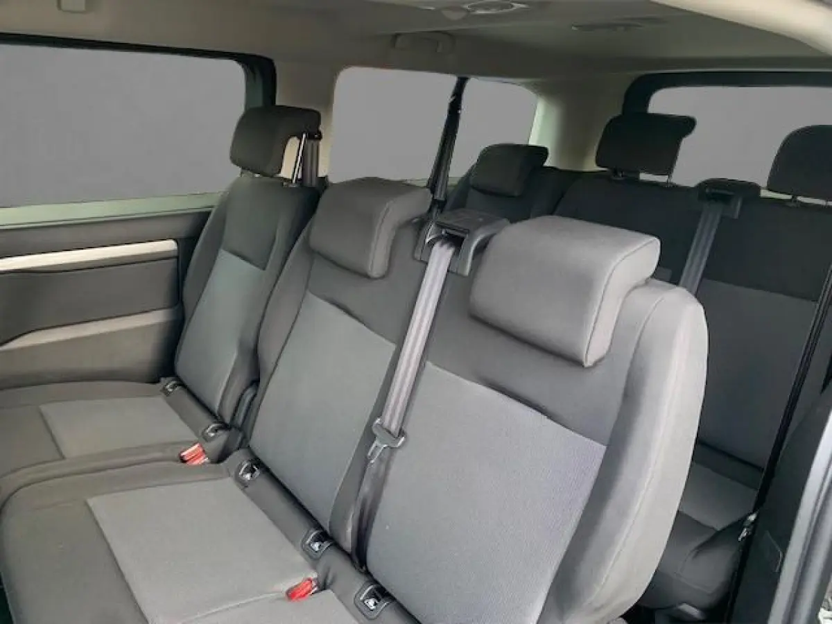 Long L3 75 kWh 136pk 8-persoons | Lage kilometerstand! | Nieuwprijs €70.000! | Navigatie | Achteruitrijcamera | Adaptieve Cruise Control | Climate Control | Parkeersensoren v+a | Stuurverw
