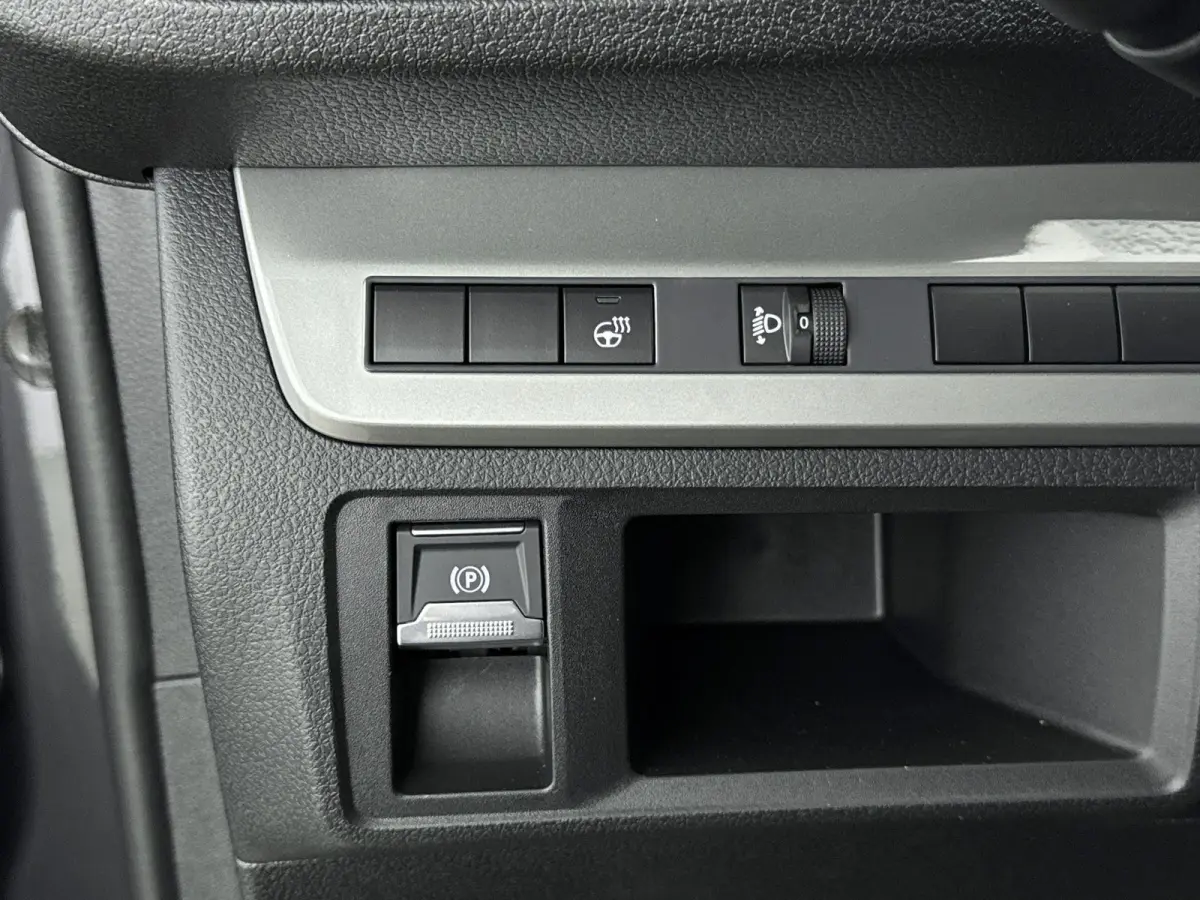 Long 75 kWh 136pk 8-persoons | Lage kilometerstand! | Navigatie | Achteruitrijcamera | Adaptieve Cruise Control | Climate Control | Parkeersensoren v+a | Stuurverwarming | Apple Carplay / An