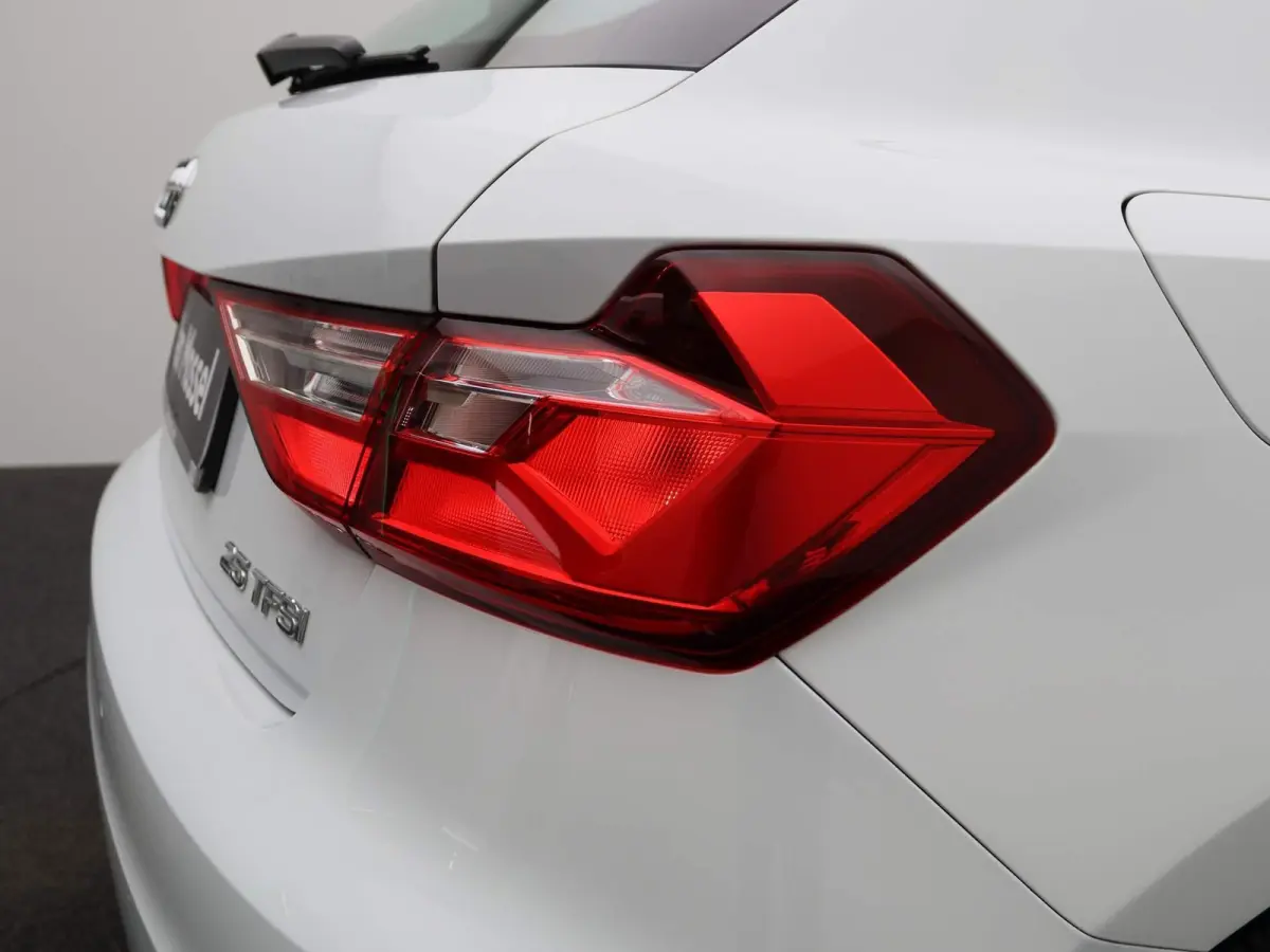 25 TFSI Pro Line Automaat | DAB | Virtual Cockpit | Cruise Control | Climate Control | Navigatie | Elektrisch inklapbare buitenspiegels | Parkeersensoren V+A |