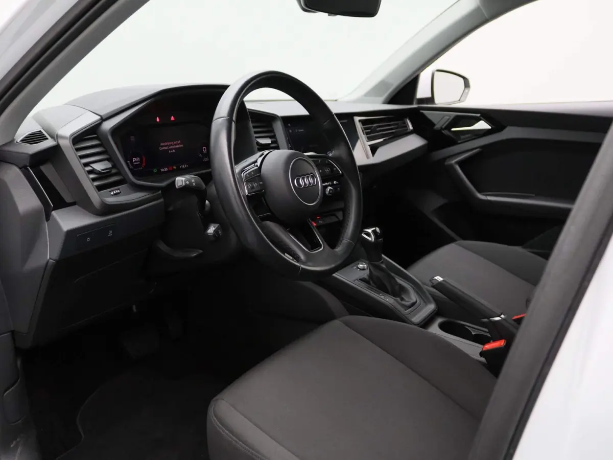 25 TFSI Pro Line Automaat | DAB | Virtual Cockpit | Cruise Control | Climate Control | Navigatie | Elektrisch inklapbare buitenspiegels | Parkeersensoren V+A |