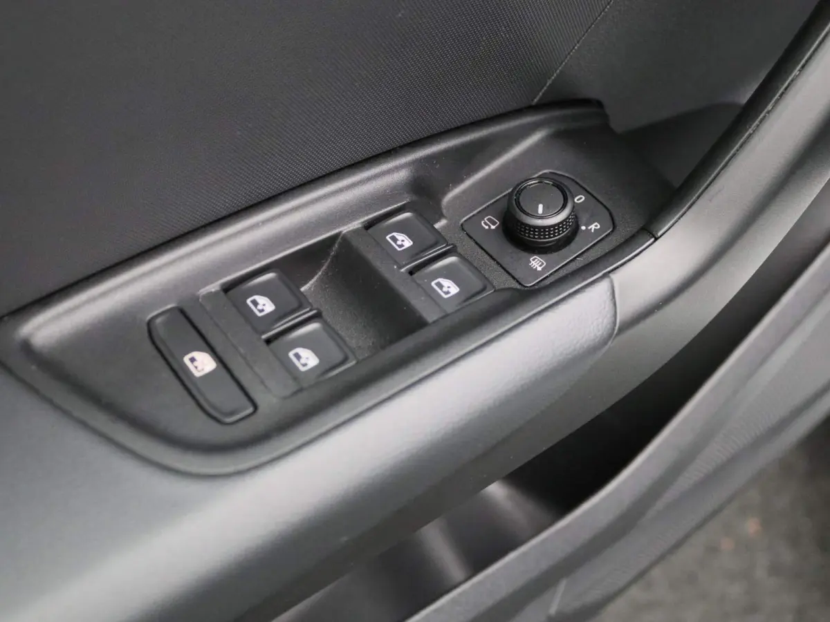 25 TFSI Pro Line Automaat | DAB | Virtual Cockpit | Cruise Control | Climate Control | Navigatie | Elektrisch inklapbare buitenspiegels | Parkeersensoren V+A |