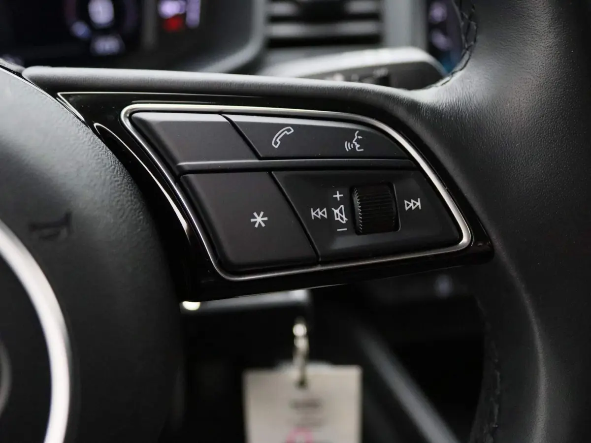 25 TFSI Pro Line Automaat | DAB | Virtual Cockpit | Cruise Control | Climate Control | Navigatie | Elektrisch inklapbare buitenspiegels | Parkeersensoren V+A |