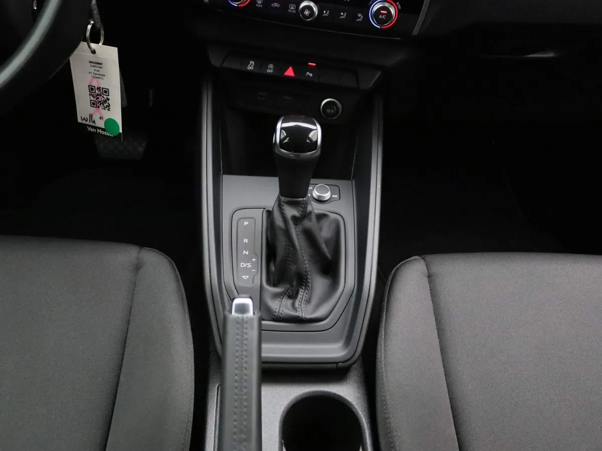 25 TFSI Pro Line Automaat | DAB | Virtual Cockpit | Cruise Control | Climate Control | Navigatie | Elektrisch inklapbare buitenspiegels | Parkeersensoren V+A |