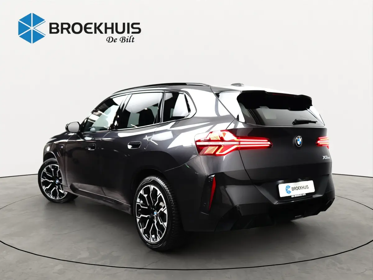 30e xDrive | M-SPORT | 360° CAMERA | PANODAK | ADAPTIVE CRUISE | ELEKTR. STOEL INCL MEMORY | PREMIUM AUDIO | STOELVERWARMING | DODE HOEK