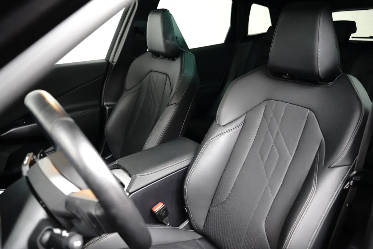 30e xDrive | M-SPORT | 360° CAMERA | PANODAK | ADAPTIVE CRUISE | ELEKTR. STOEL INCL MEMORY | PREMIUM AUDIO | STOELVERWARMING | DODE HOEK