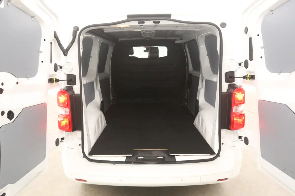 2.0 BlueHDI L2H1 | Clima | Cruise | Carmera | Carplay | 3 Ztis | Parkeersens.