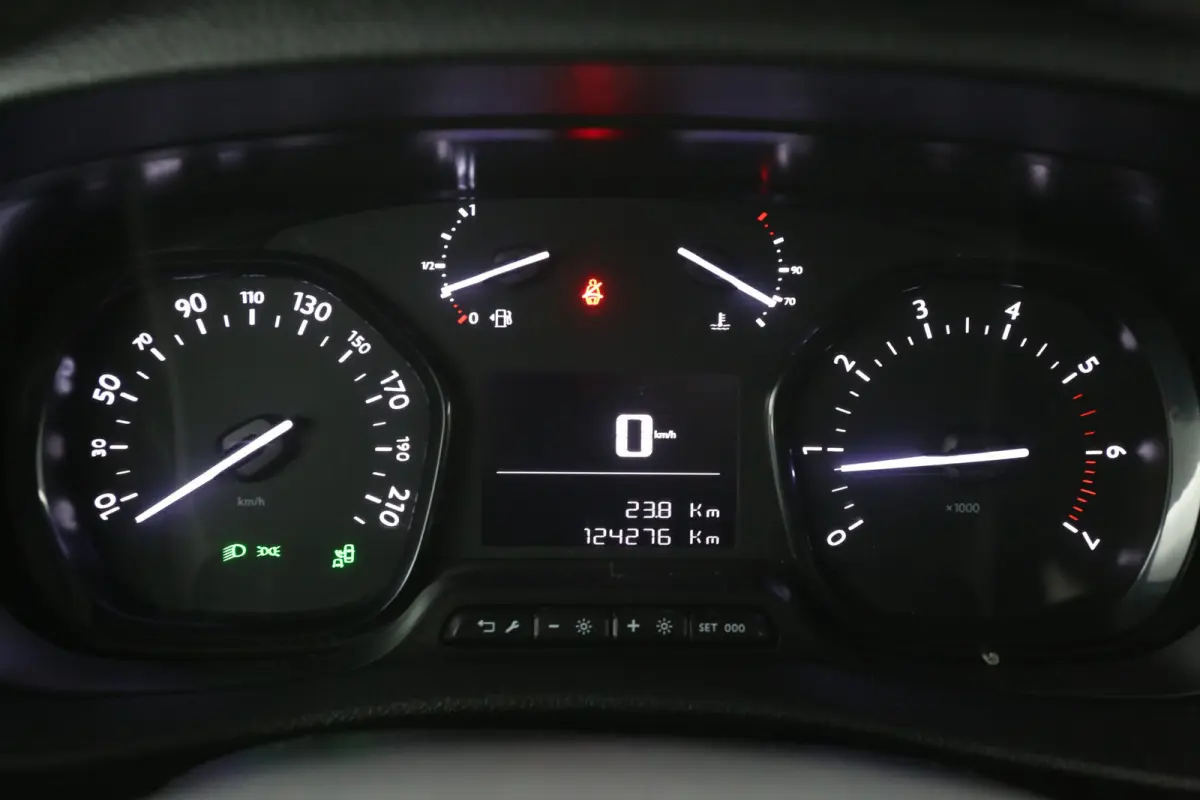2.0 BlueHDI L2H1 | Clima | Cruise | Carmera | Carplay | 3 Ztis | Parkeersens.