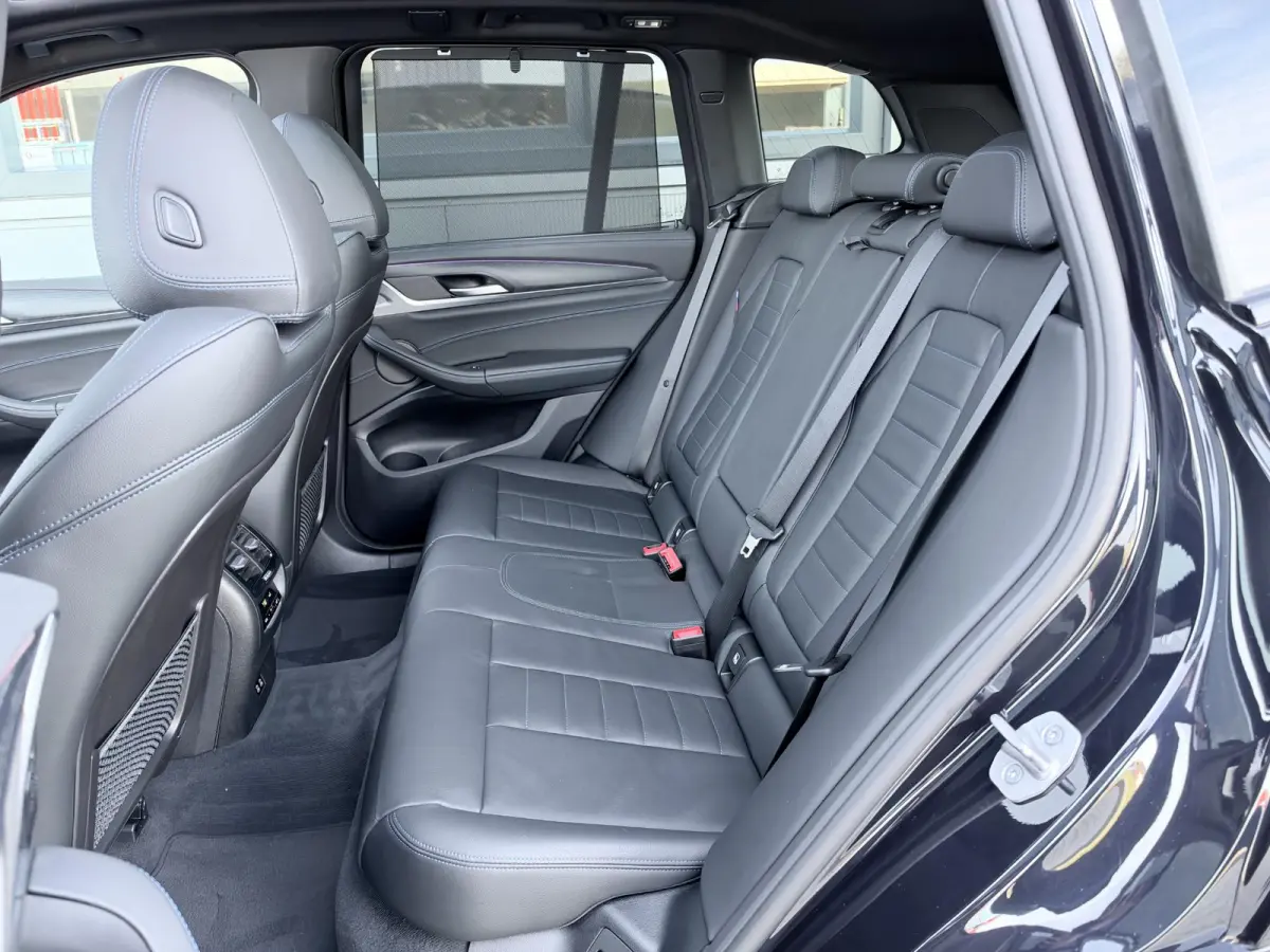 xDrive30e Executive 292 PK | M sport | Pano | Trekhaak | Head up | 20 Inch