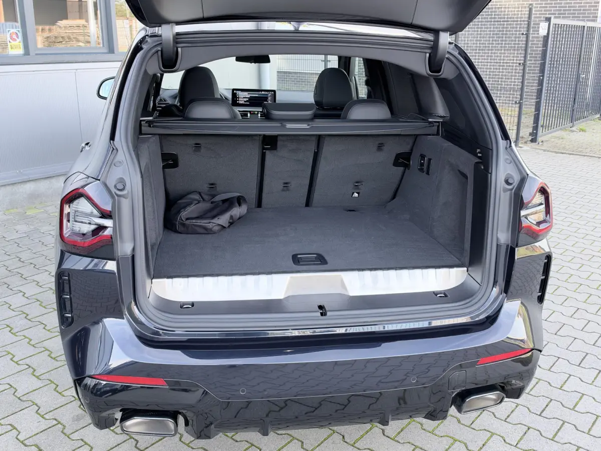 xDrive30e Executive 292 PK | M sport | Pano | Trekhaak | Head up | 20 Inch