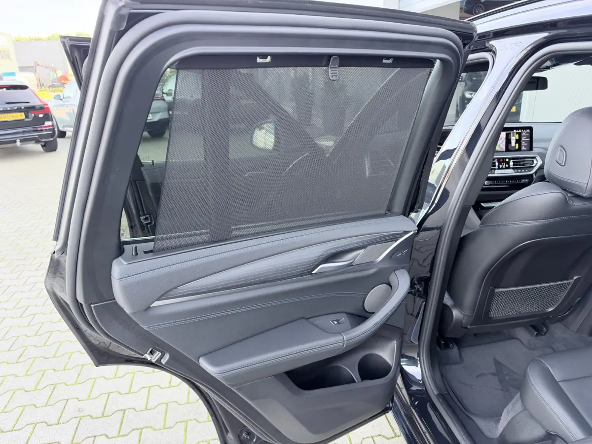 xDrive30e Executive 292 PK | M sport | Pano | Trekhaak | Head up | 20 Inch