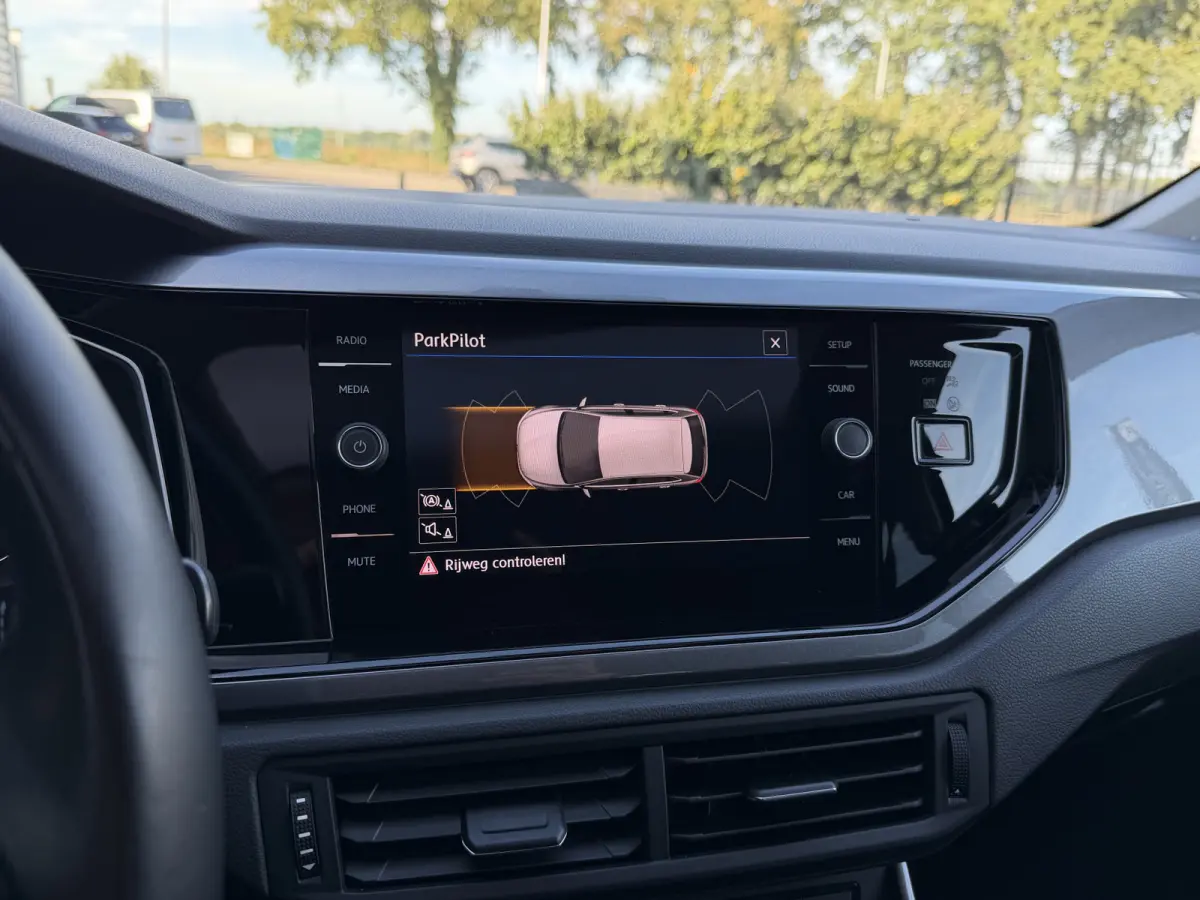 1.0 TSI Highline Panodak|PDC|Climate|Media Zwart!