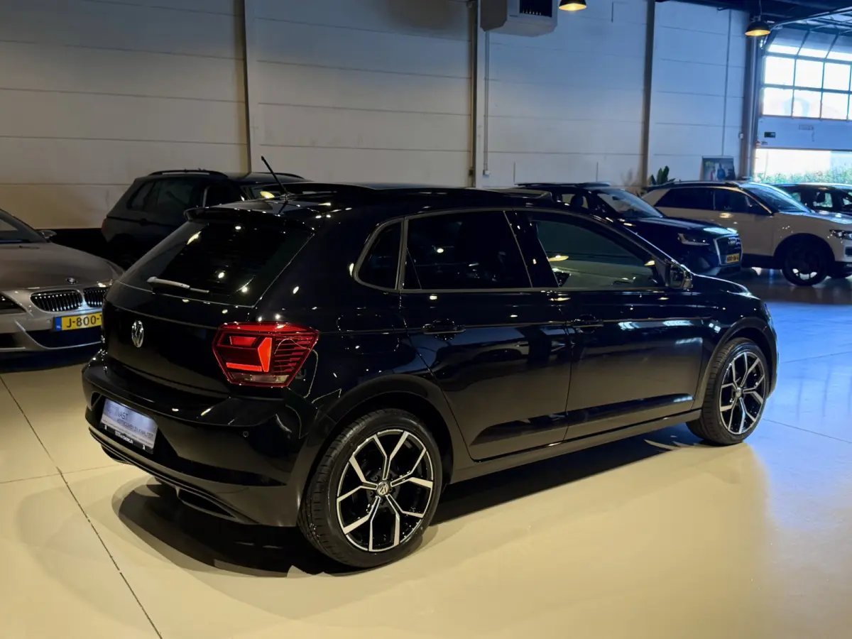 1.0 TSI Highline Panodak|PDC|Climate|Media Zwart!