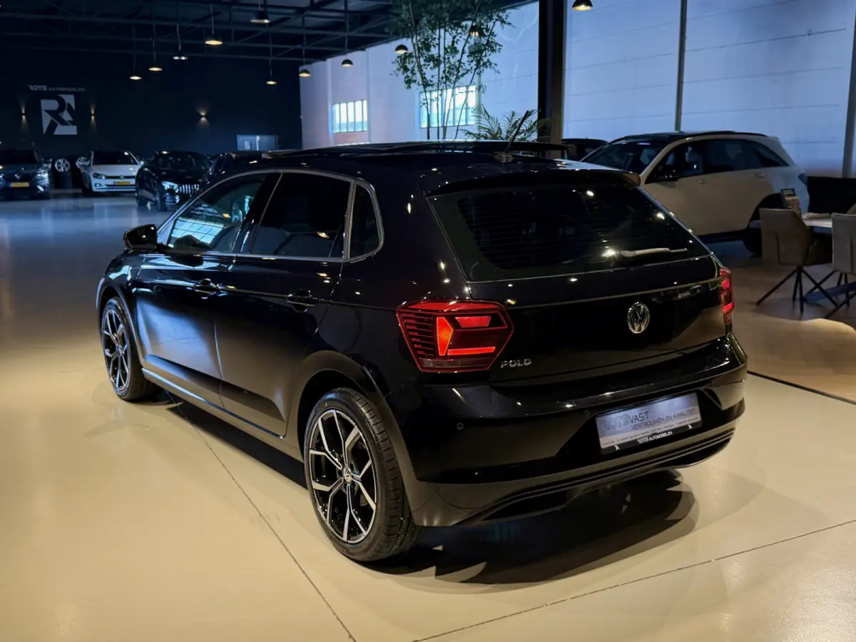 1.0 TSI Highline Panodak|PDC|Climate|Media Zwart!