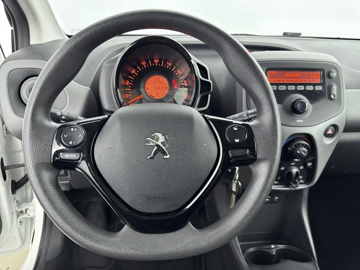 Active 1.0 e-VTi 72pk | Airco | Elektrische ramen | Centrale portiervergrendeling | Bluetooth | Radio/MP3 speler met stuurbediening | Zuinig en voordelig autorijden! |