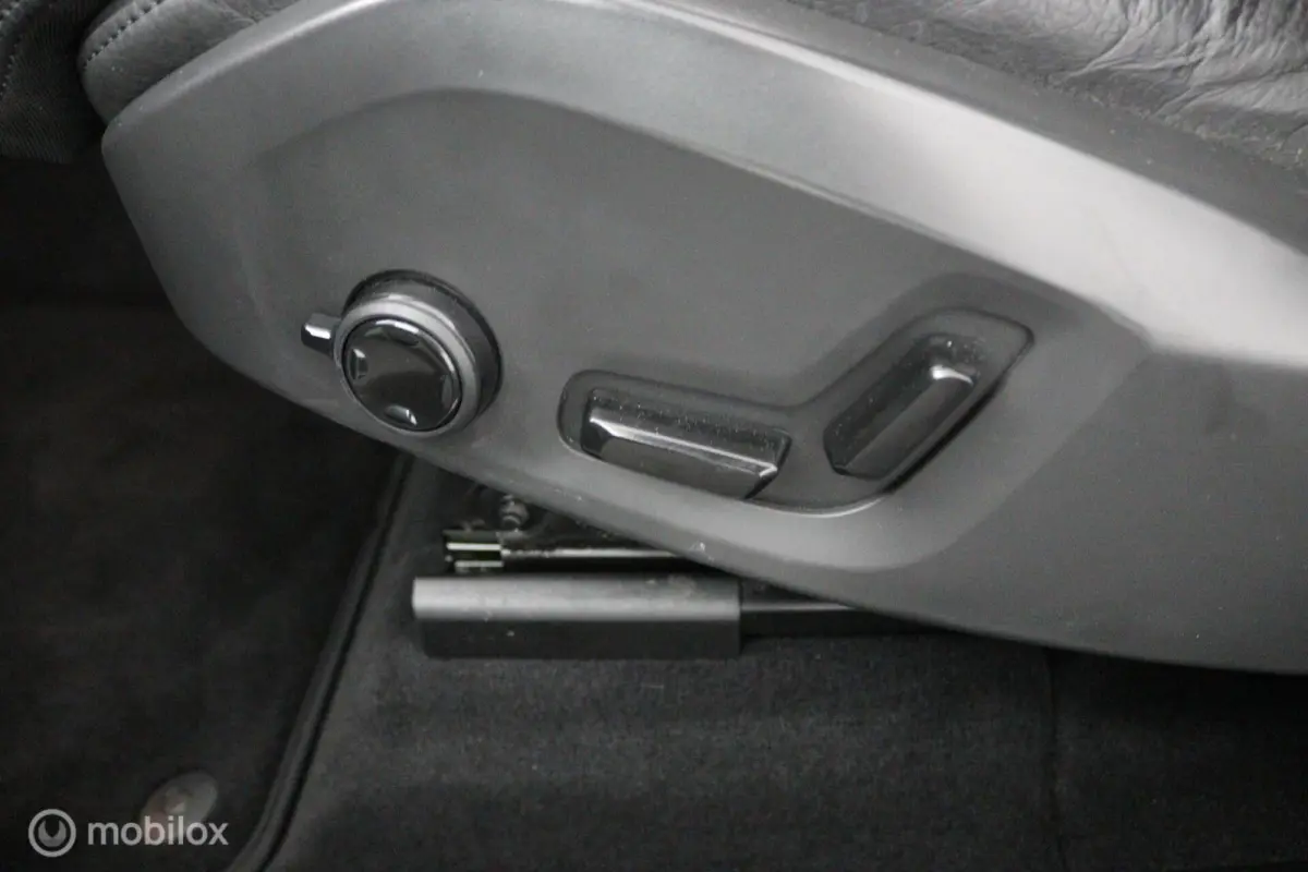 2.0 T8 Plug-in hybrid AWD Plus Dark |Pilot Assist | Harman Kardon | Pano | Leder | Stoel - Stuurverwarming