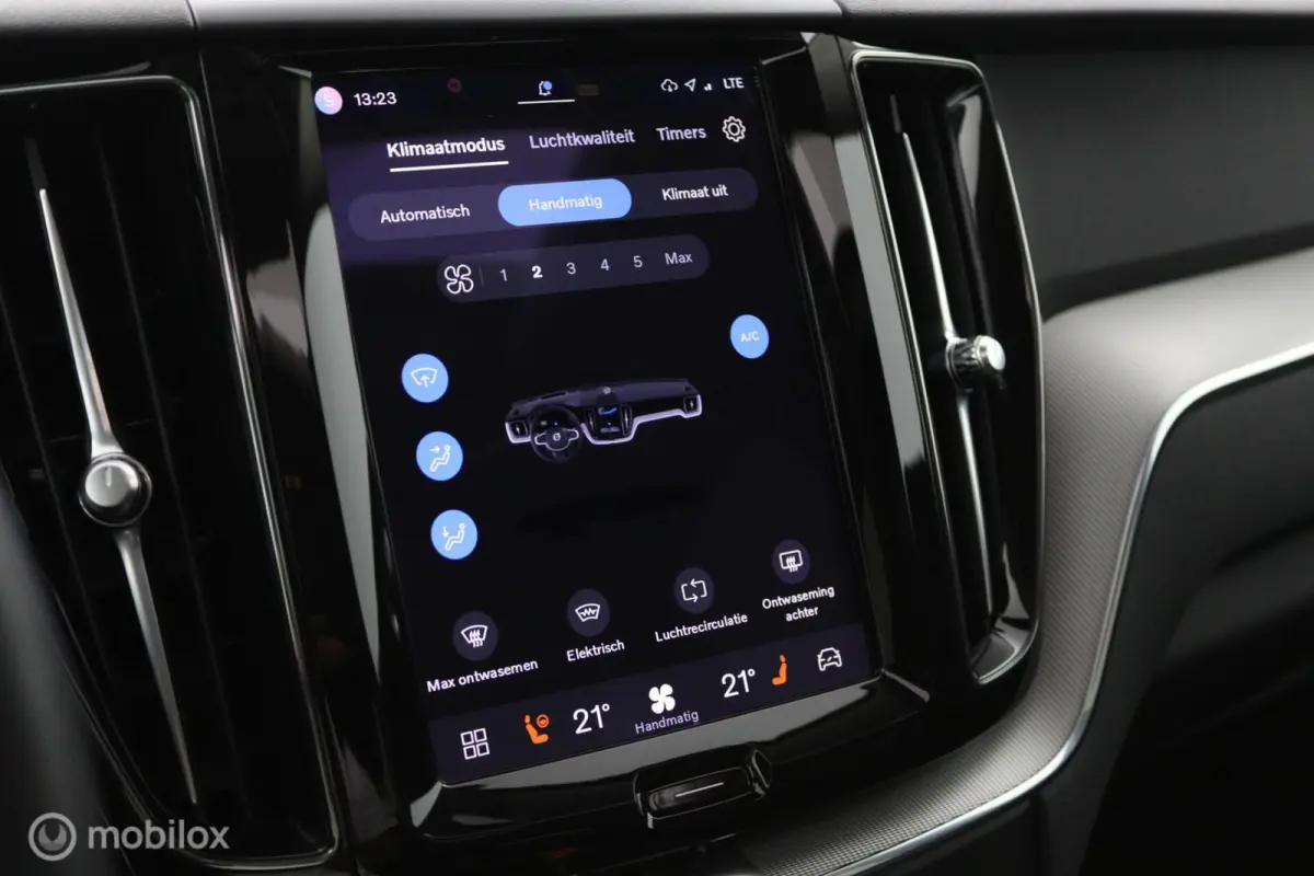 2.0 T8 Plug-in hybrid AWD Plus Dark |Pilot Assist | Harman Kardon | Pano | Leder | Stoel - Stuurverwarming