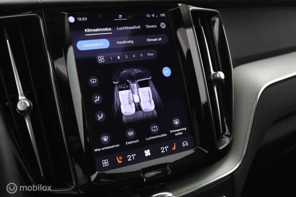 2.0 T8 Plug-in hybrid AWD Plus Dark |Pilot Assist | Harman Kardon | Pano | Leder | Stoel - Stuurverwarming