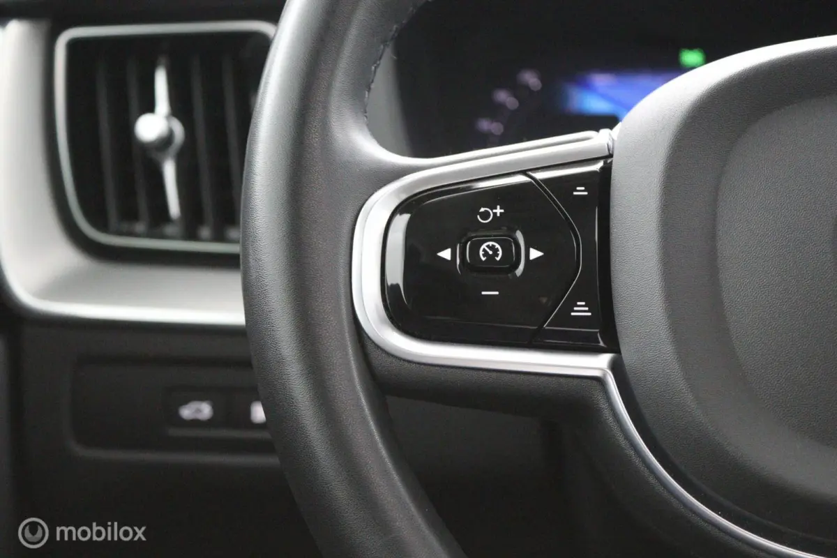 2.0 T8 Plug-in hybrid AWD Plus Dark |Pilot Assist | Harman Kardon | Pano | Leder | Stoel - Stuurverwarming