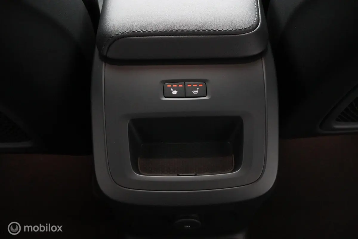 2.0 T8 Plug-in hybrid AWD Plus Dark |Pilot Assist | Harman Kardon | Pano | Leder | Stoel - Stuurverwarming