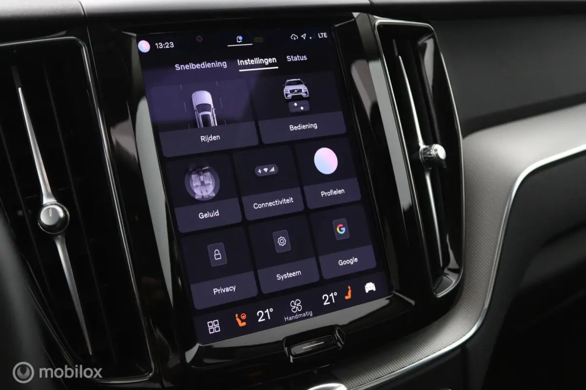 2.0 T8 Plug-in hybrid AWD Plus Dark |Pilot Assist | Harman Kardon | Pano | Leder | Stoel - Stuurverwarming