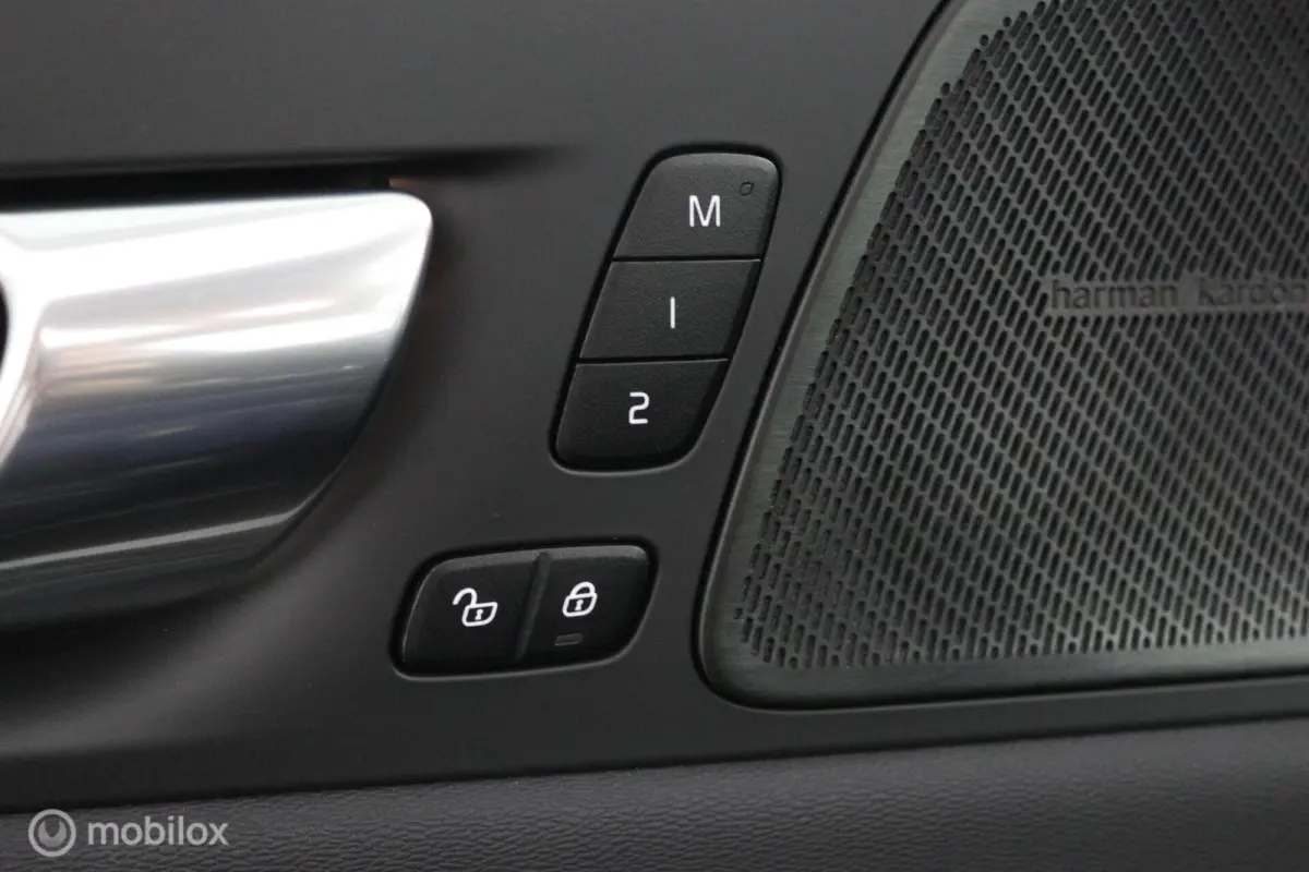 2.0 T8 Plug-in hybrid AWD Plus Dark |Pilot Assist | Harman Kardon | Pano | Leder | Stoel - Stuurverwarming