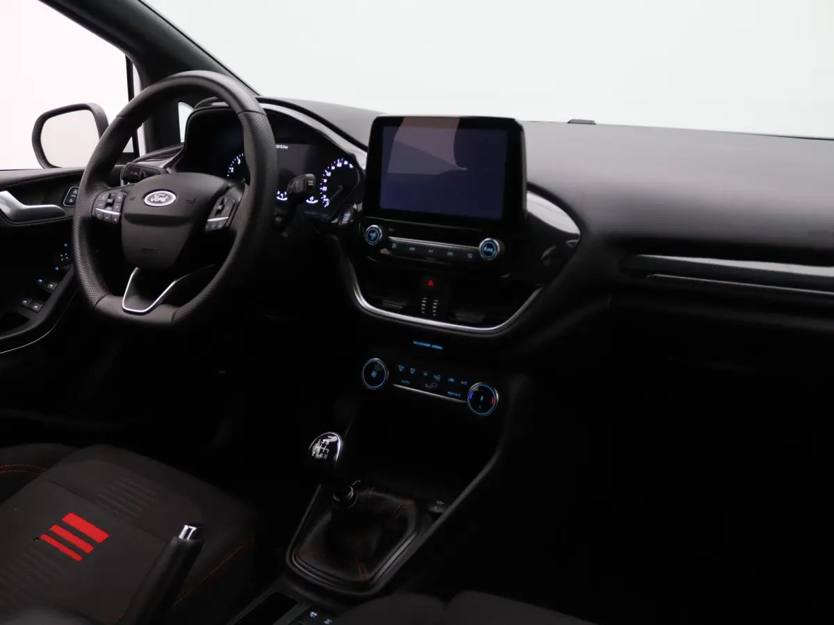 125pk EcoBoost Hybrid ST-Line Apple Carplay/Android Auto | Climate