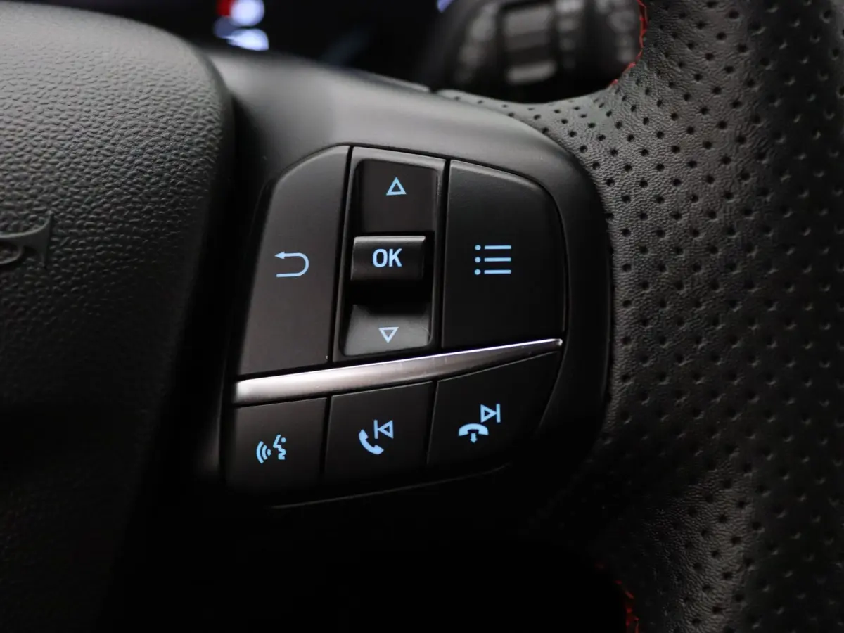 125pk EcoBoost Hybrid ST-Line Apple Carplay/Android Auto | Climate