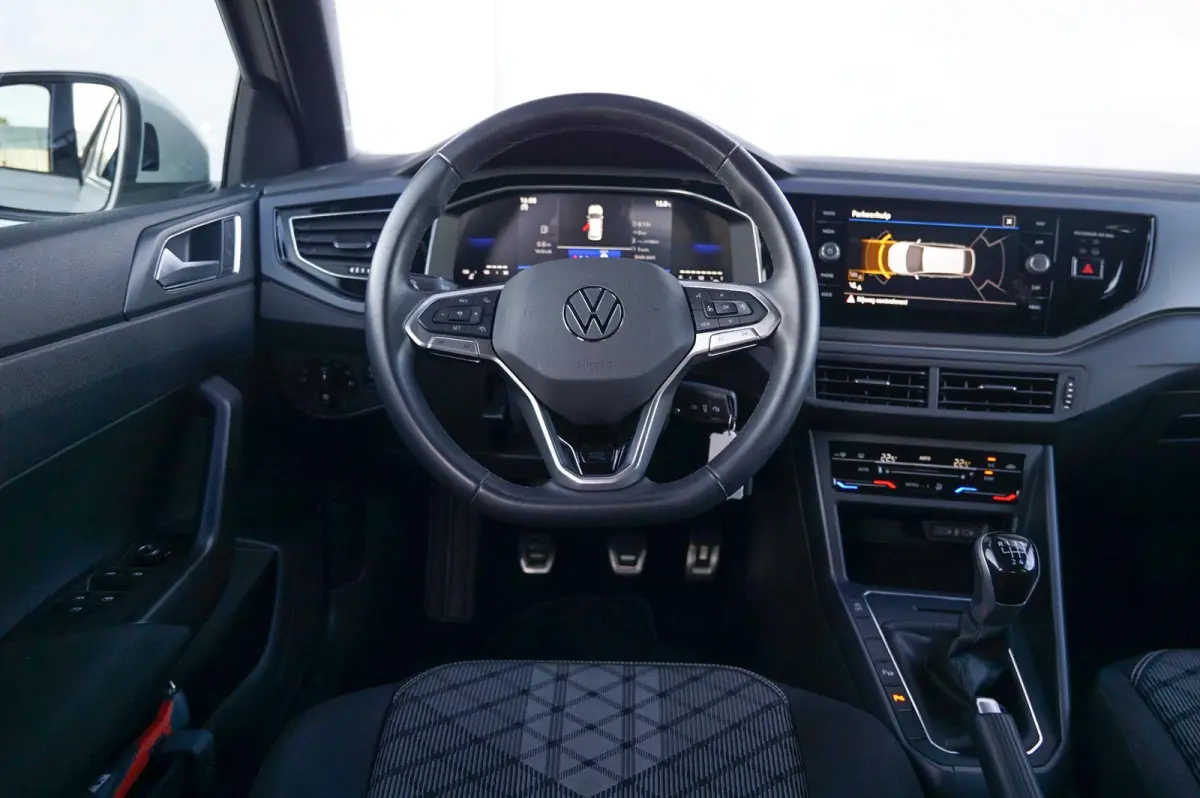 1.0 TSI 115pk R-Line Business | Dodehoek Detectie | Parkeersensoren V+A | Apple Carplay & Android Auto
