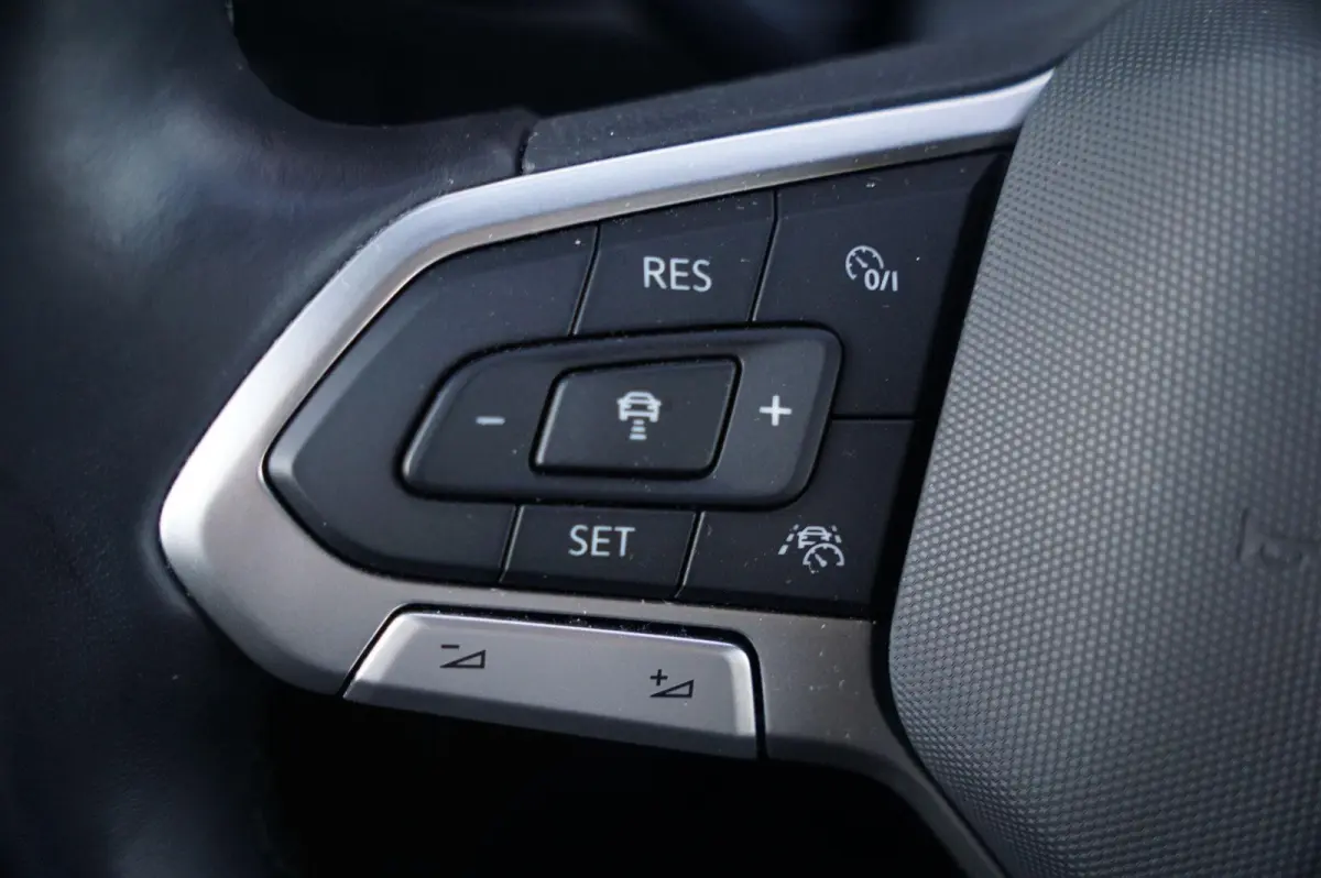 1.0 TSI 115pk R-Line Business | Dodehoek Detectie | Parkeersensoren V+A | Apple Carplay & Android Auto