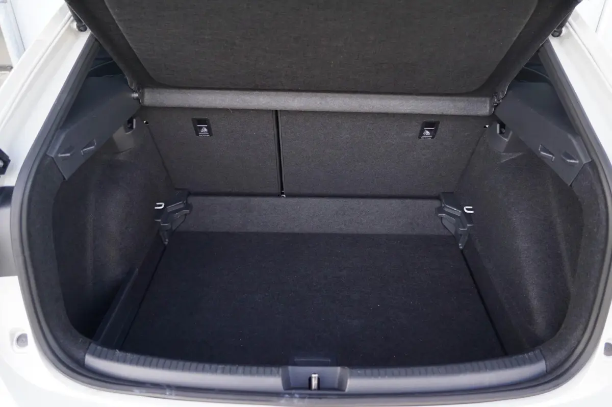 1.0 TSI 115pk R-Line Business | Dodehoek Detectie | Parkeersensoren V+A | Apple Carplay & Android Auto