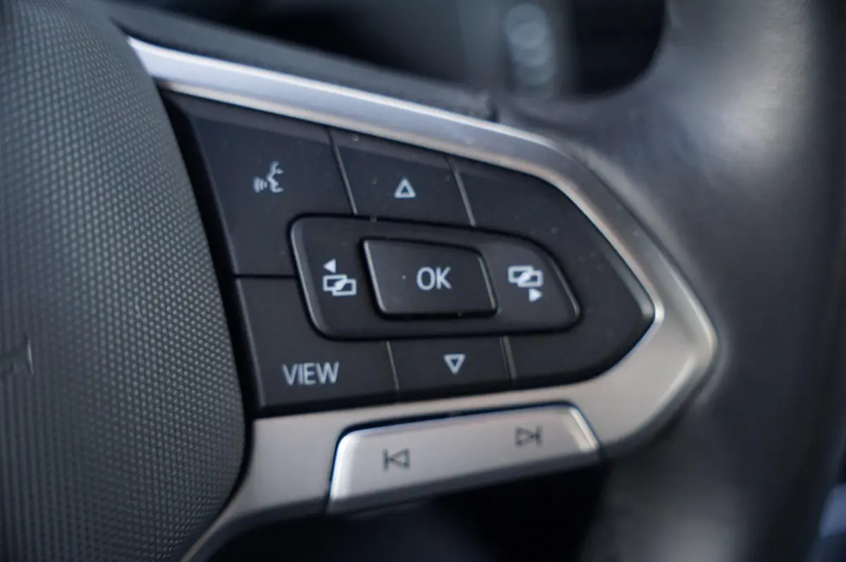 1.0 TSI 115pk R-Line Business | Dodehoek Detectie | Parkeersensoren V+A | Apple Carplay & Android Auto