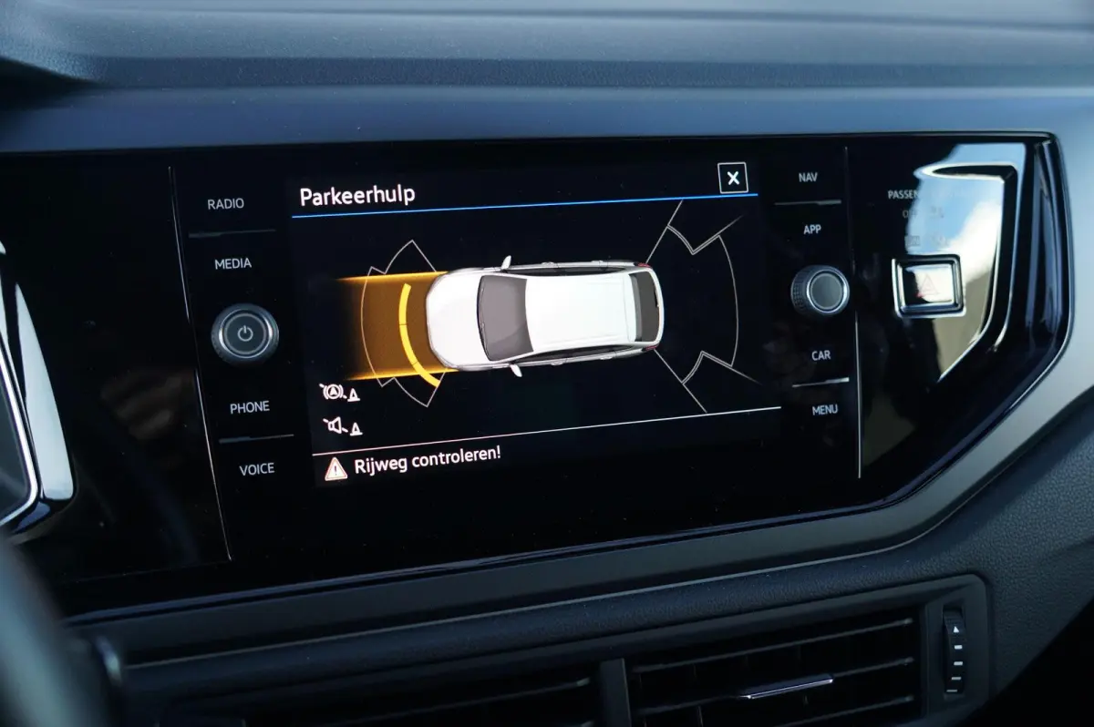 1.0 TSI 115pk R-Line Business | Dodehoek Detectie | Parkeersensoren V+A | Apple Carplay & Android Auto