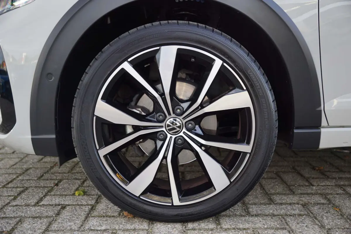 1.0 TSI 115pk R-Line Business | Dodehoek Detectie | Parkeersensoren V+A | Apple Carplay & Android Auto