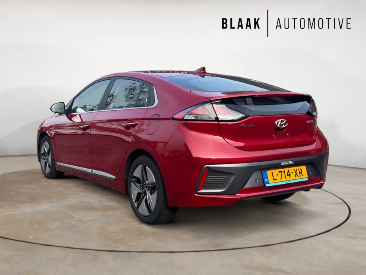1.6 GDi Premium +