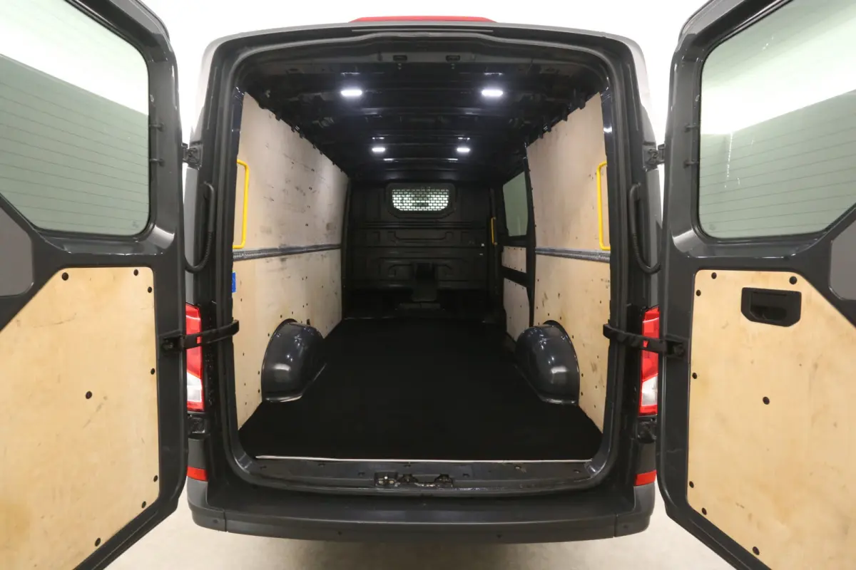 2.0 TDI 140PK L3H2 | Airco | Navigatie | Parkeersens. | Schuifdeur