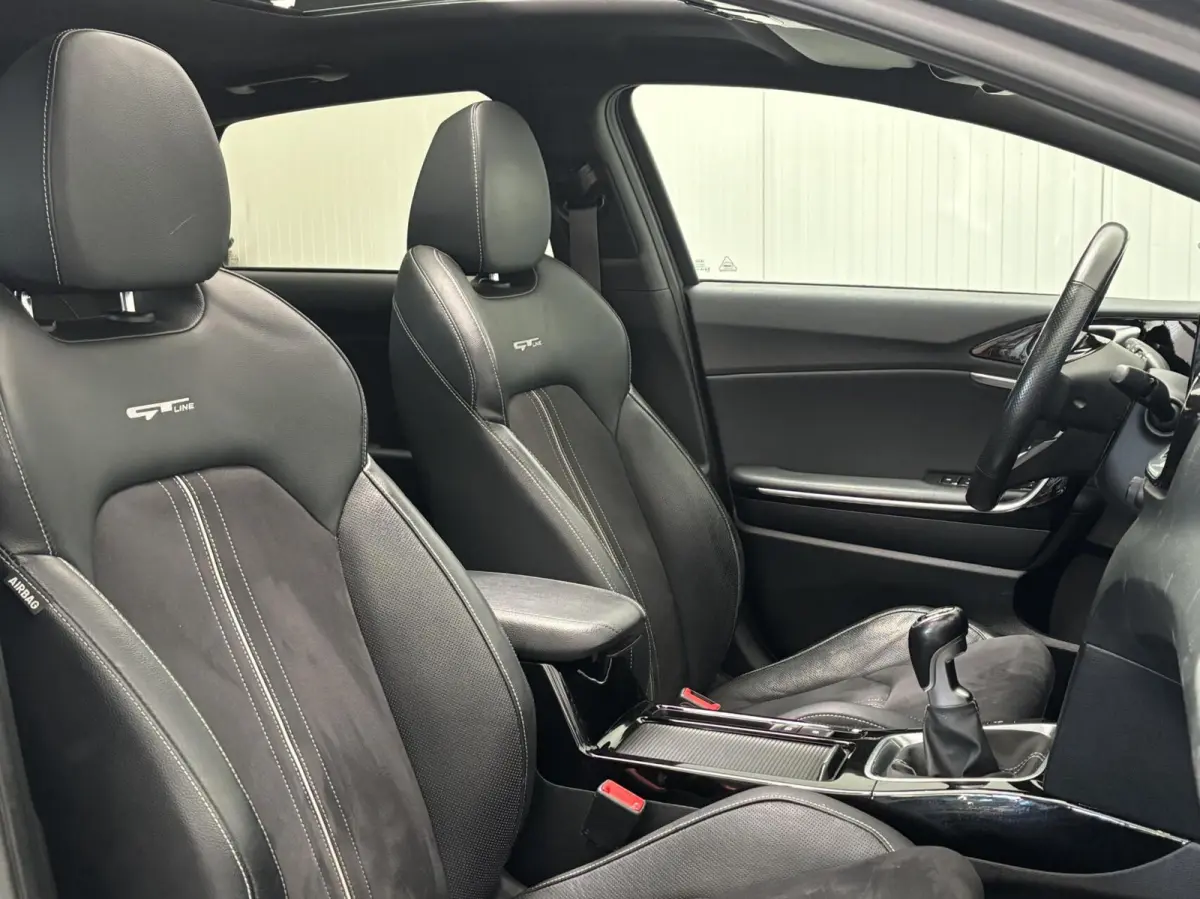 1.0 T-GDI GT-Line / Panoramadak / DealerOH / NL Auto / Half Leder / Camera / Apple Car Play / Stuur VW / Stoel VW