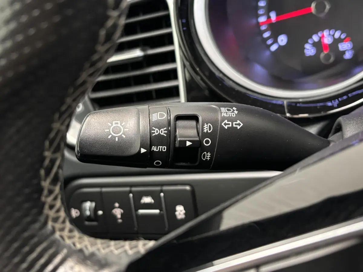 1.0 T-GDI GT-Line / Panoramadak / DealerOH / NL Auto / Half Leder / Camera / Apple Car Play / Stuur VW / Stoel VW
