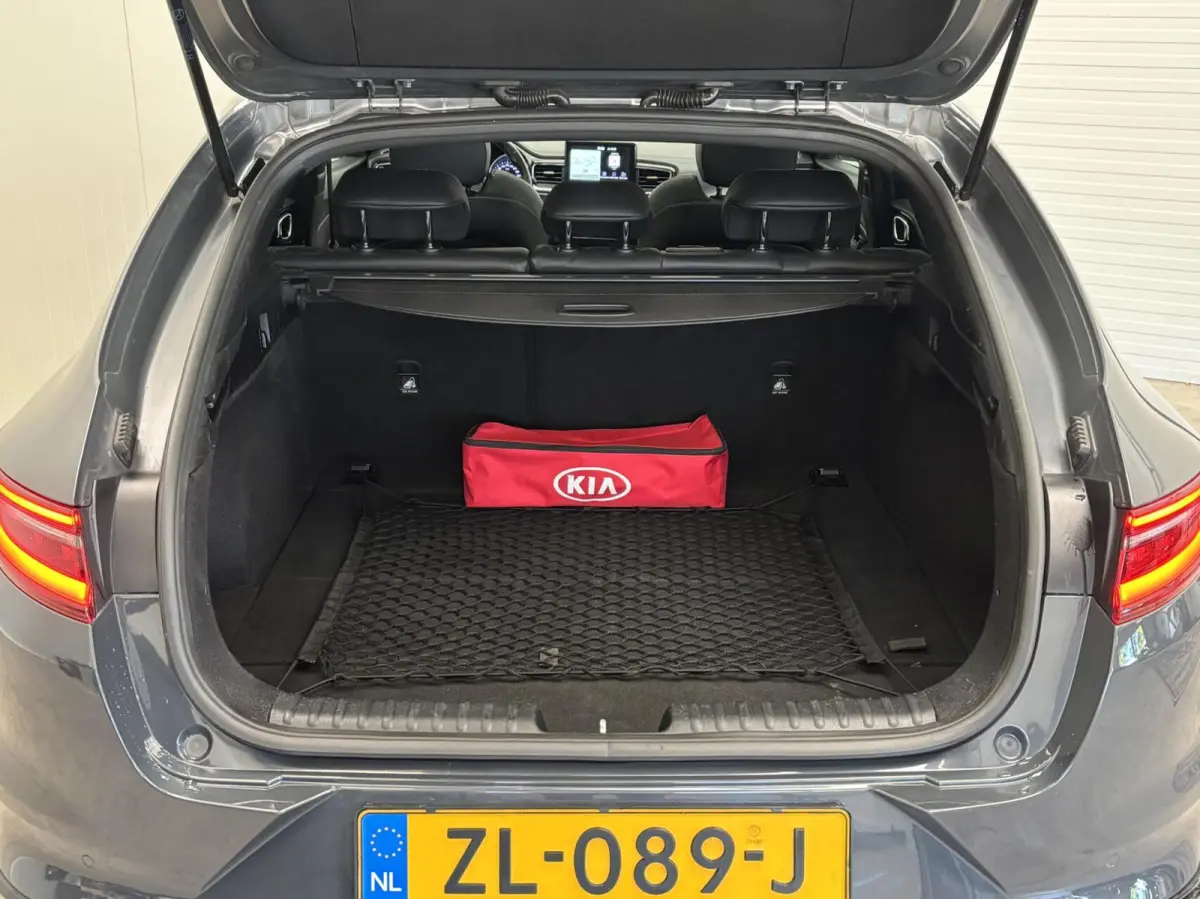 1.0 T-GDI GT-Line / Panoramadak / DealerOH / NL Auto / Half Leder / Camera / Apple Car Play / Stuur VW / Stoel VW