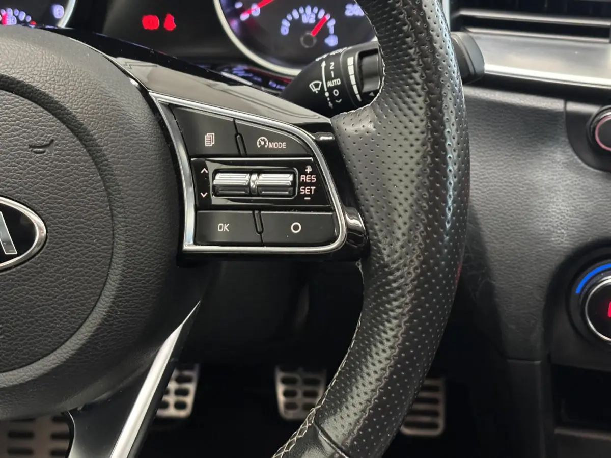 1.0 T-GDI GT-Line / Panoramadak / DealerOH / NL Auto / Half Leder / Camera / Apple Car Play / Stuur VW / Stoel VW