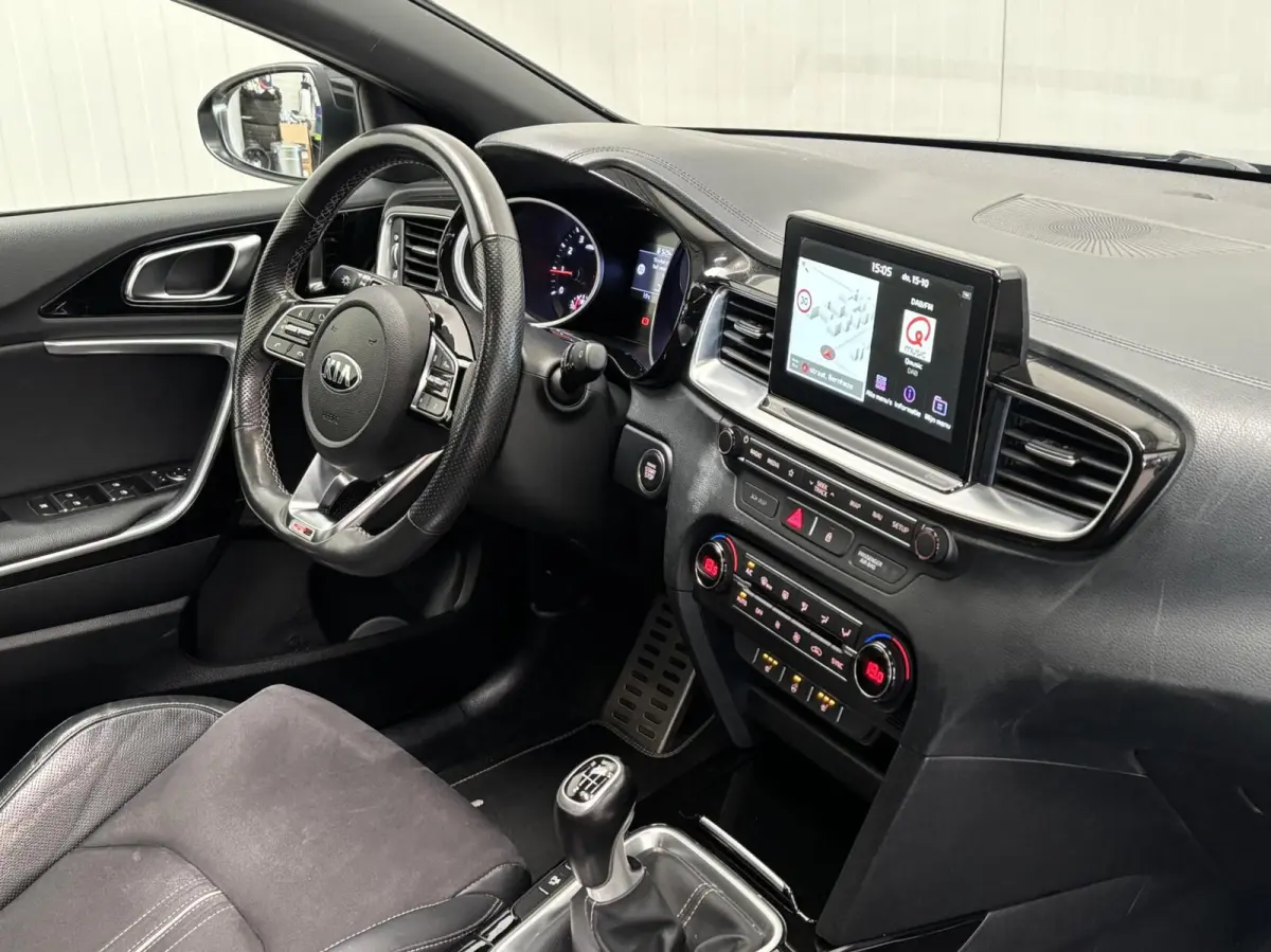 1.0 T-GDI GT-Line / Panoramadak / DealerOH / NL Auto / Half Leder / Camera / Apple Car Play / Stuur VW / Stoel VW