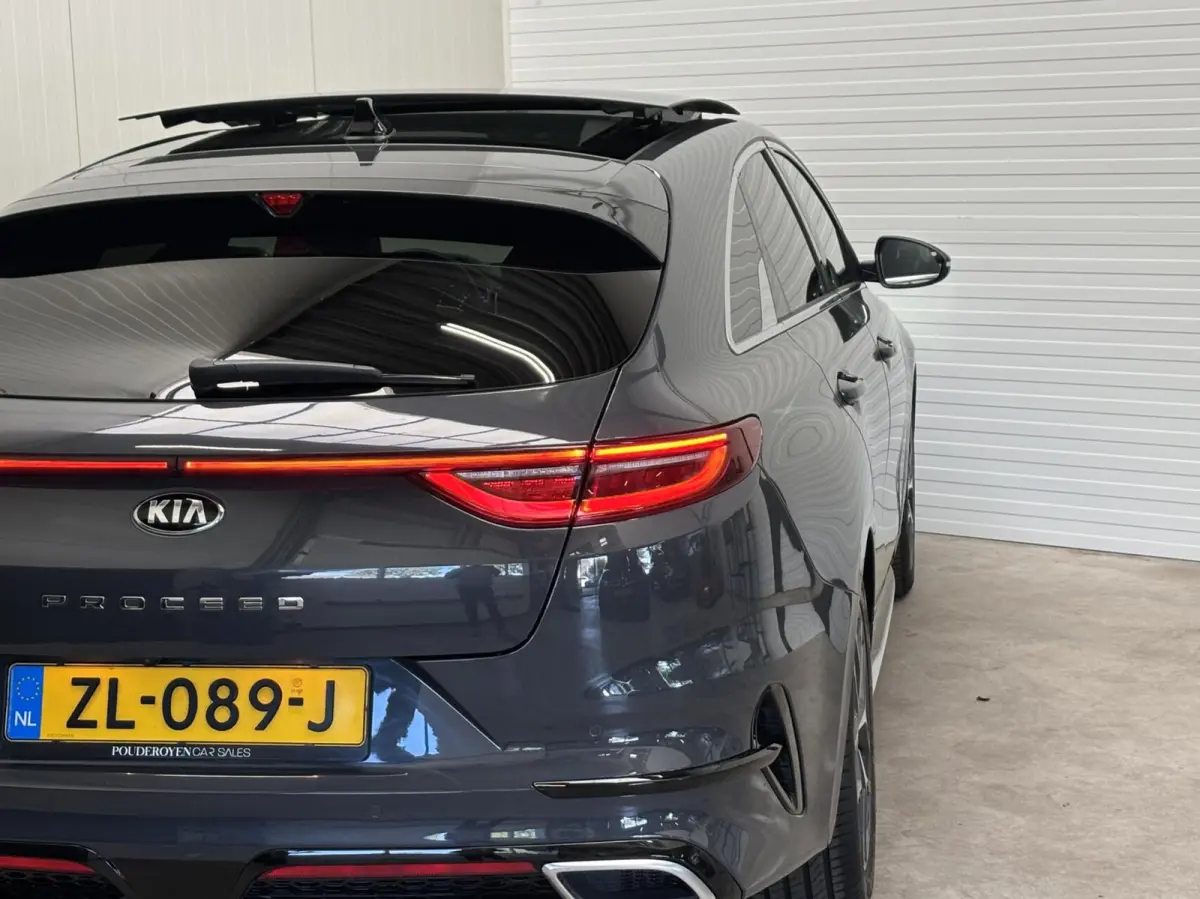 1.0 T-GDI GT-Line / Panoramadak / DealerOH / NL Auto / Half Leder / Camera / Apple Car Play / Stuur VW / Stoel VW