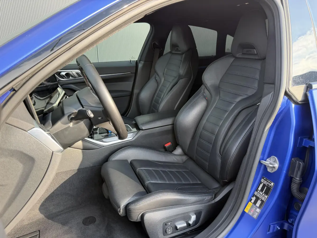 M50 High Executive 84 kWh 19"/SOH 99%/Lederen M-stoelen + memory/Harman Kardon/Keyless/Camera/Adaptief M onderstel/Stoelverwarming
