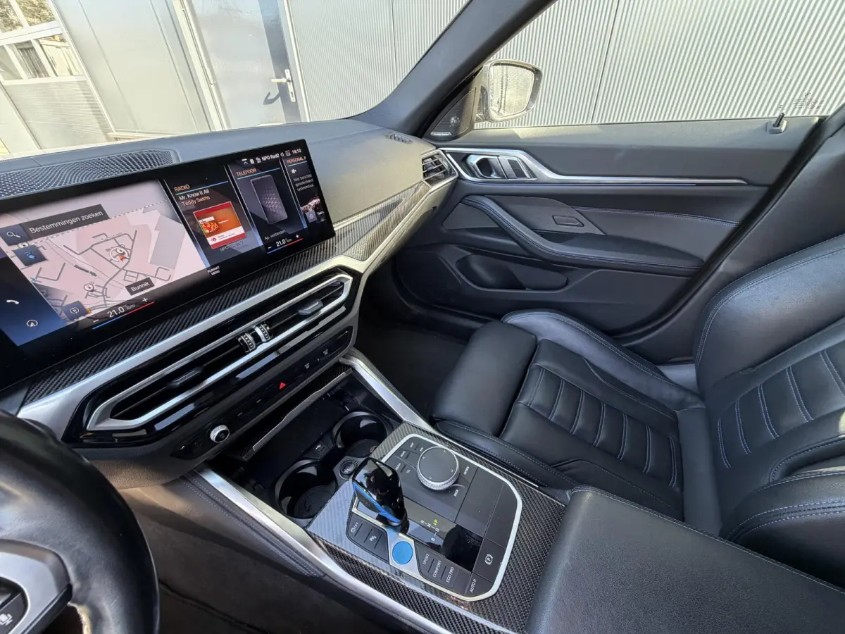 M50 High Executive 84 kWh 19"/Lederen M-stoelen + memory/Harman Kardon/Keyless/Camera/Adaptief M onderstel/Stoelverwarming